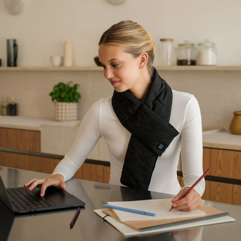Sciarpa riscaldante Cordless Heat on the Go Puffer Scarf Nera