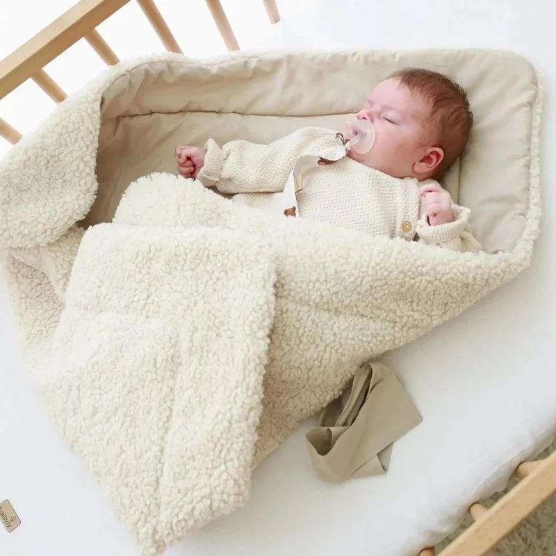 Babyhörnchen Puckdecke "Teddy Cream"