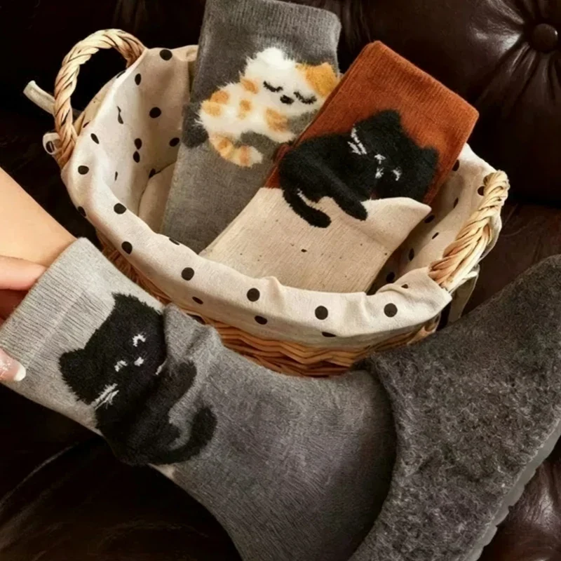 Clingy Cat Socks