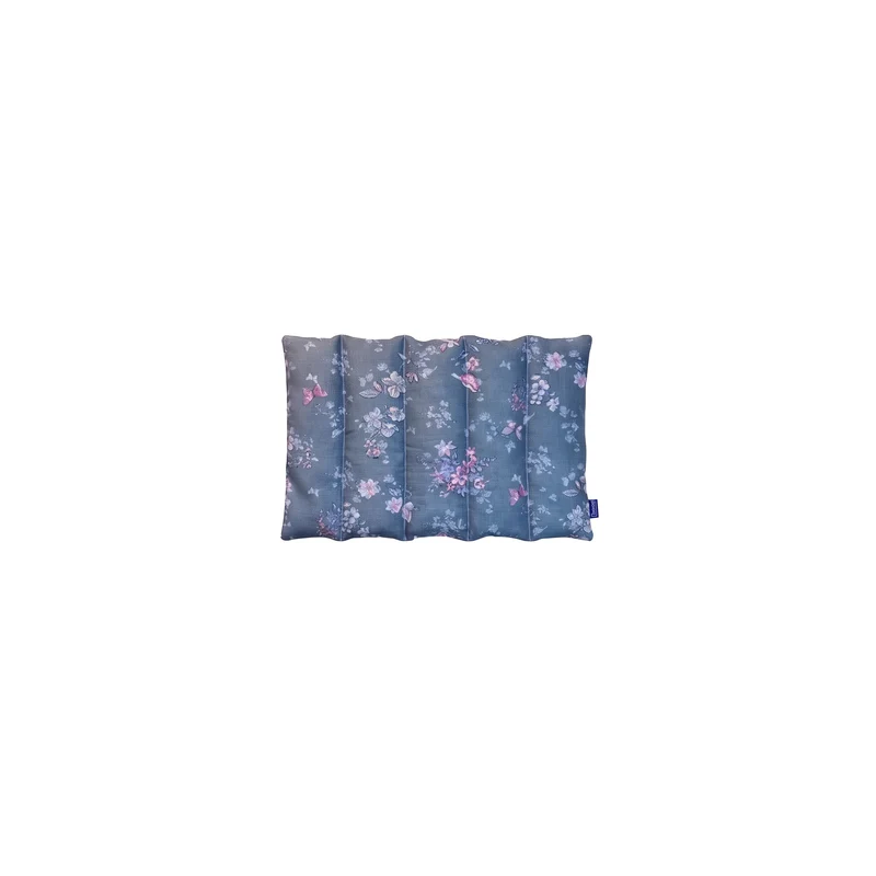 Blau mit Blümchen und Schmetterlingen