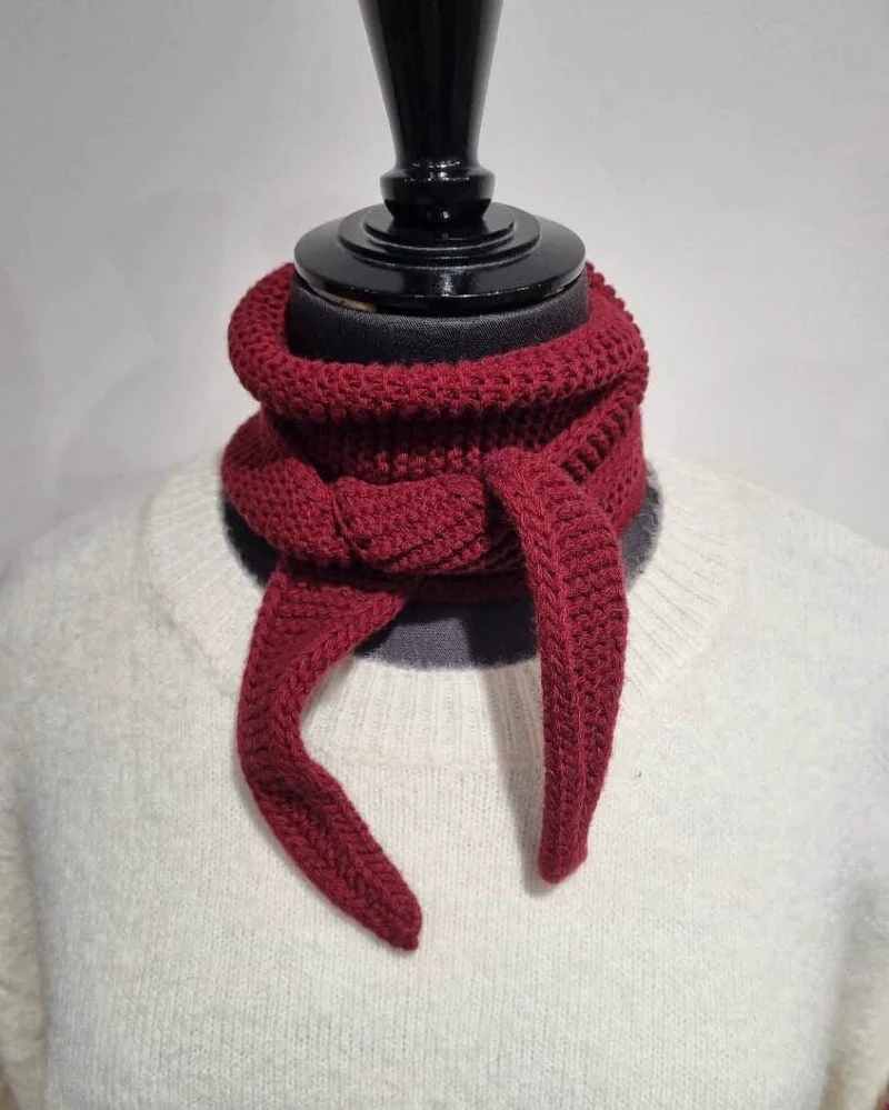 Kleiner Strickschal • Weinrot