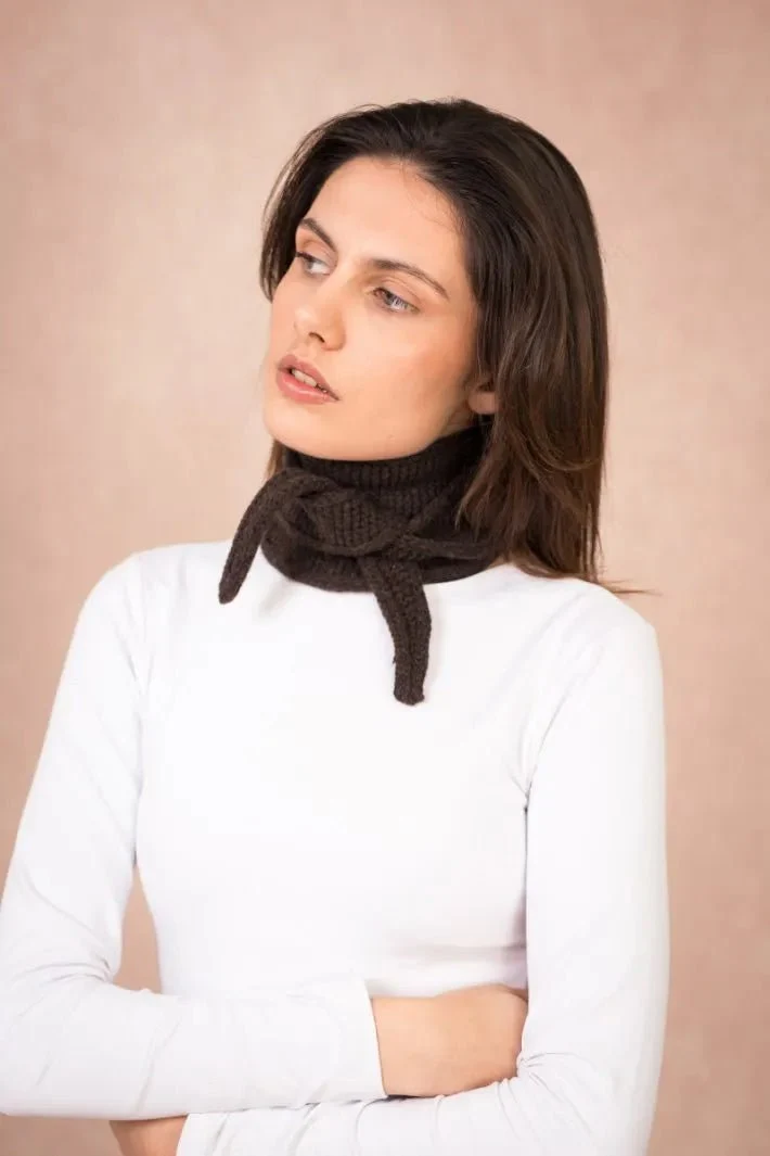 Kleiner Strickschal • Schokolade