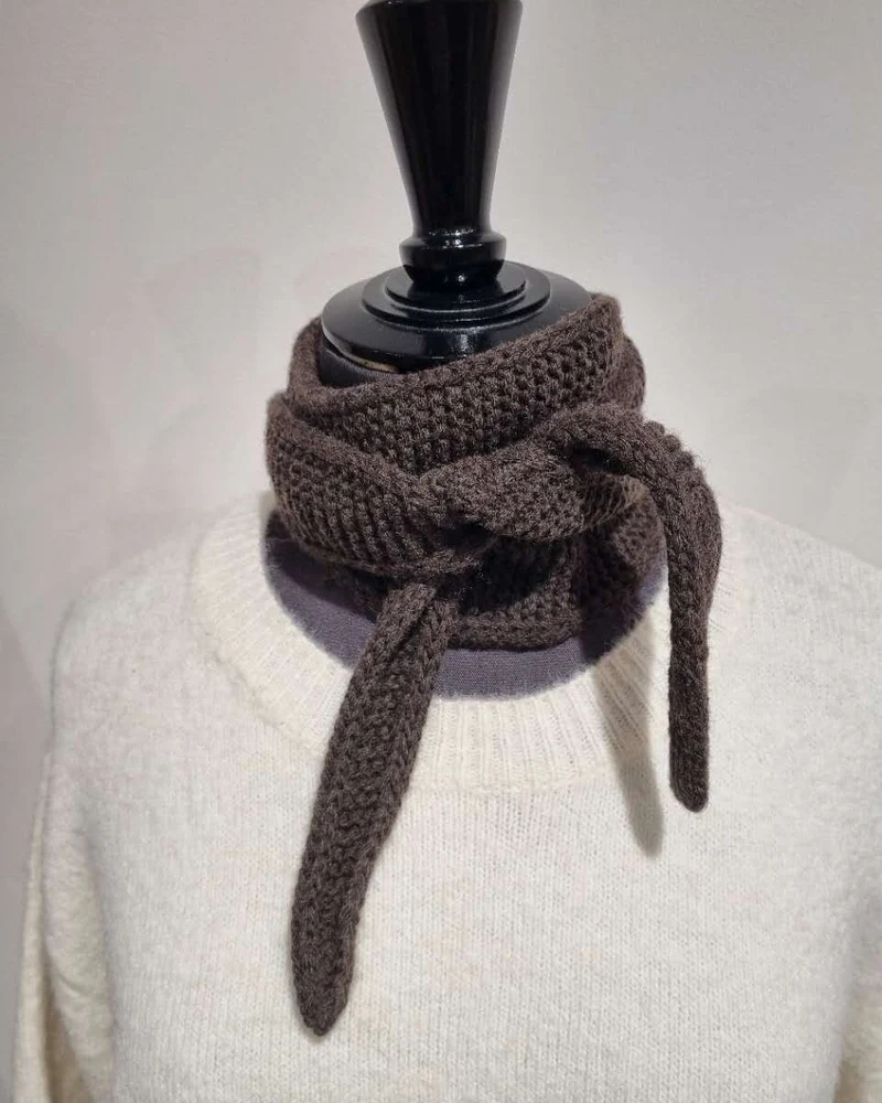 Kleiner Strickschal • Schokolade