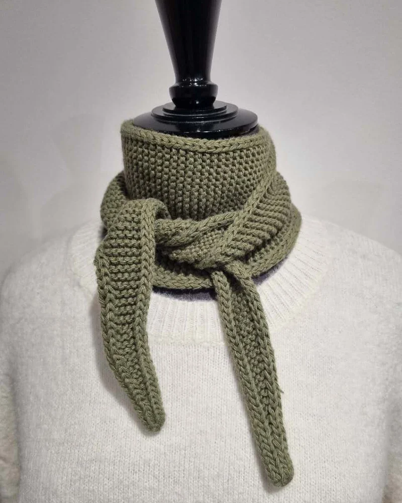 Kleiner Strickschal • Kaki