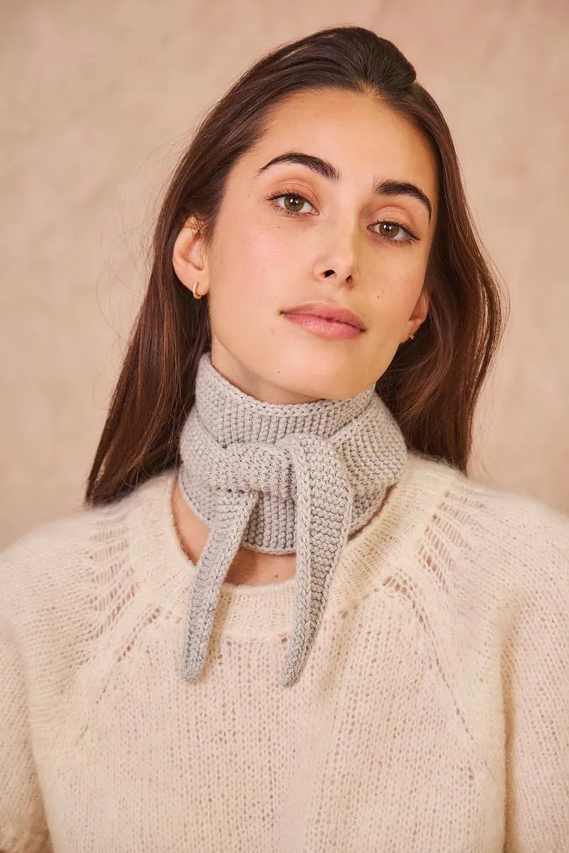 Kleiner Strickschal • Helles Grau