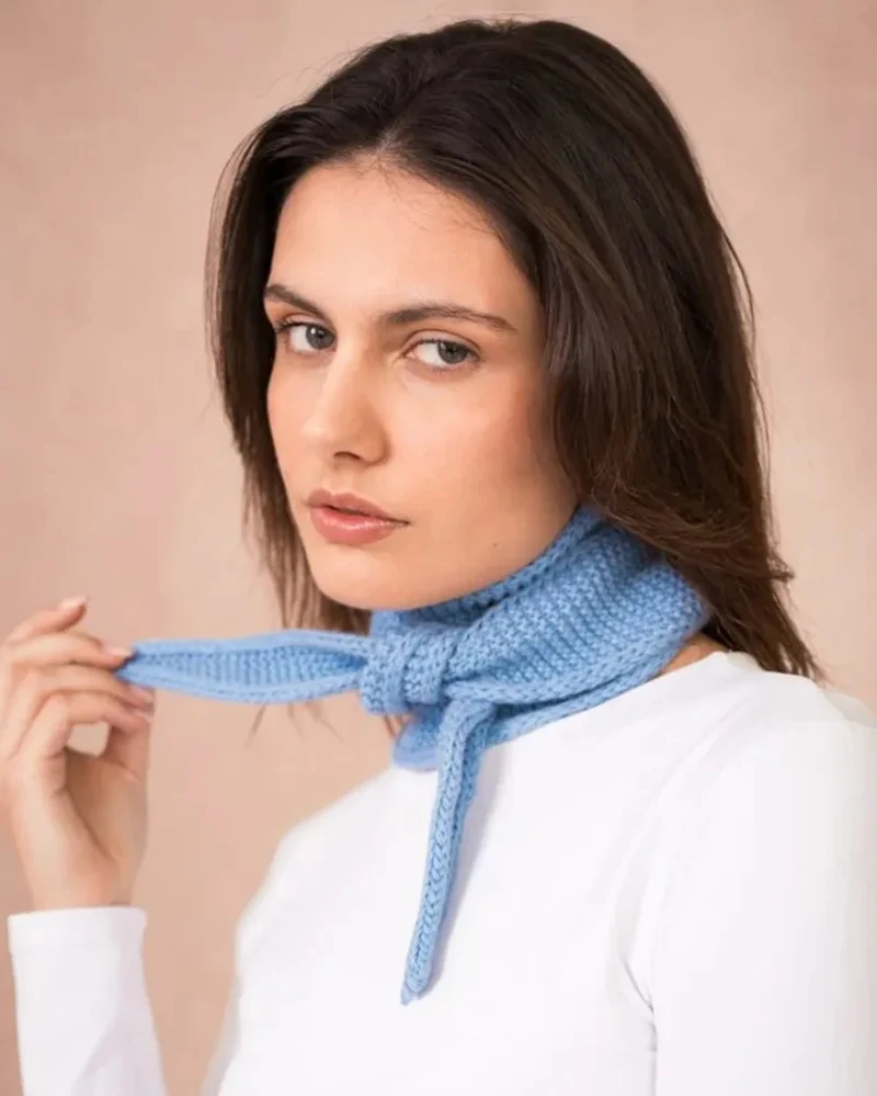 Kleiner Strickschal • Hellblau