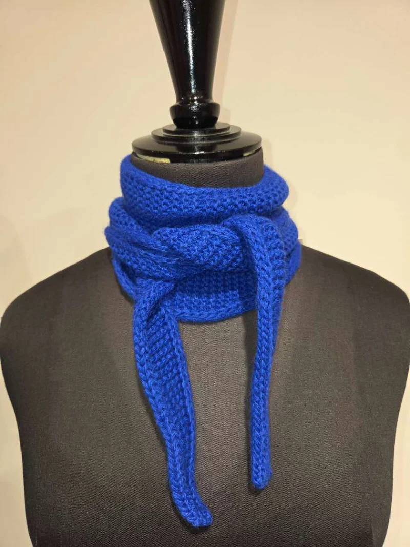 Kleiner Strickschal • Blau