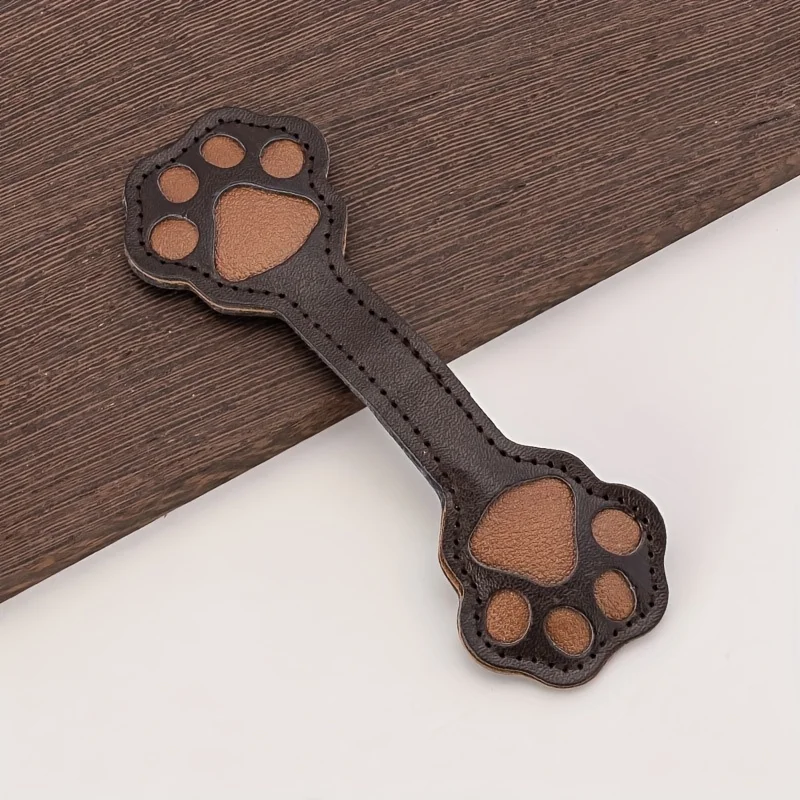 Little Paw Magnetic Garment Securing Clip