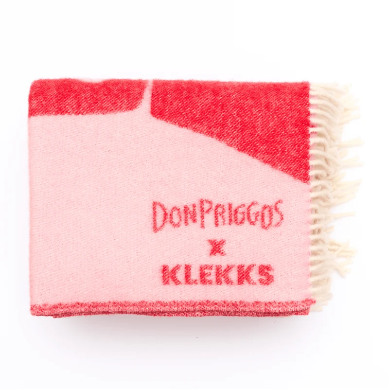 KLEKKS × donpriggos NO. 33 Wolldecke • Rot/Rosa