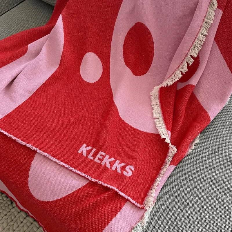 KLEKKS NO. 8 Leichte Baumwolldecke • Rot/Rosa