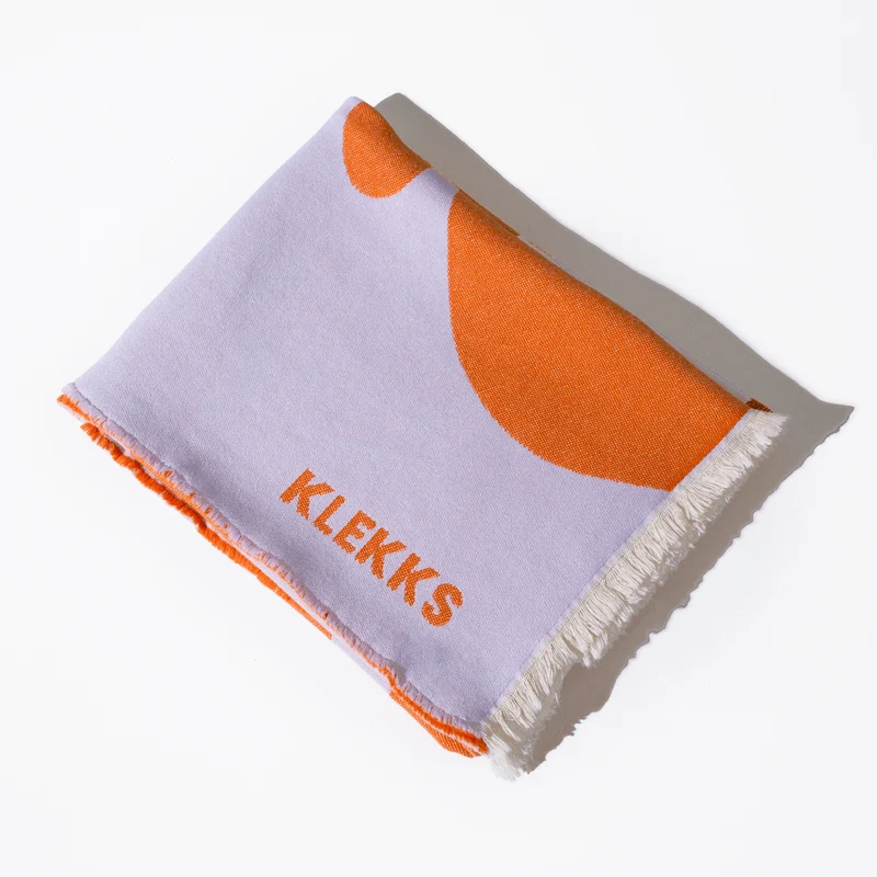 KLEKKS NO. 8 Leichte Baumwolldecke • Rot/Rosa