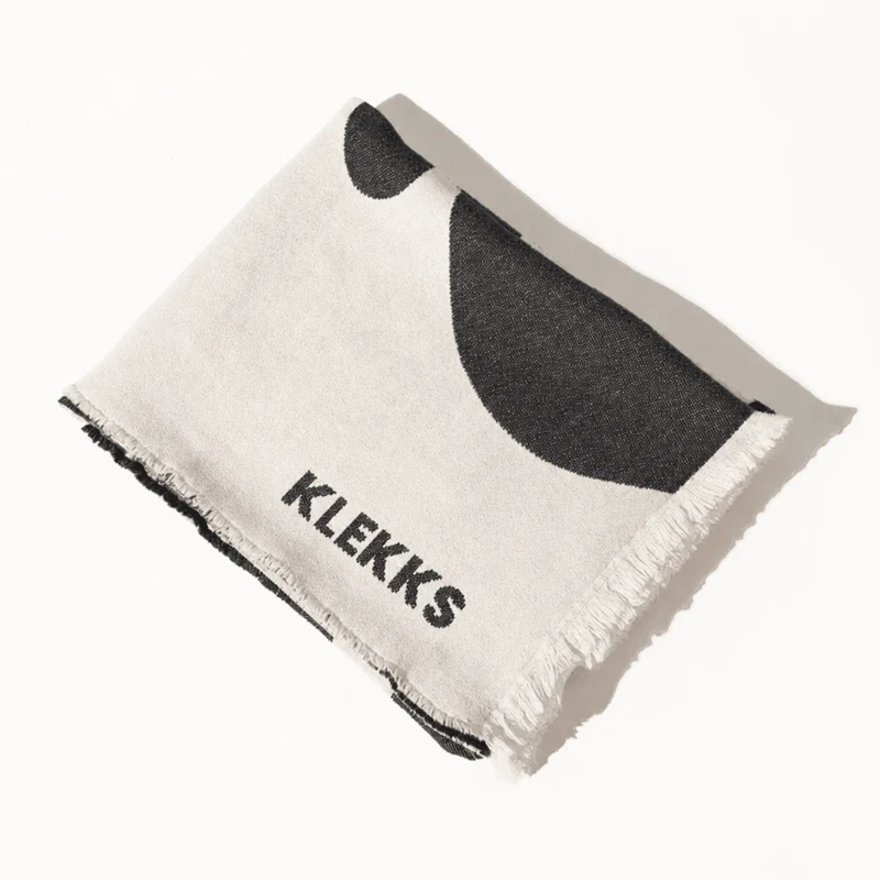 KLEKKS NO. 8 Leichte Baumwolldecke • Rot/Rosa