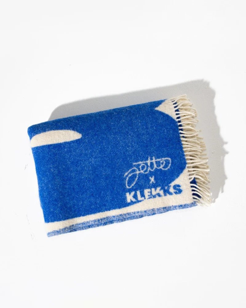 KLEKKS × JETTE NO. 22 Wolldecke in Blau