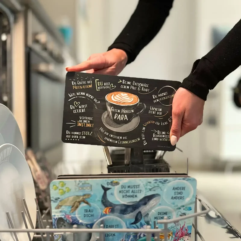 Geschenkset für Eltern: liebevolles Frühstücksbrettchen-Set für Mama und Papa mit individualisierbarem Holzhalter