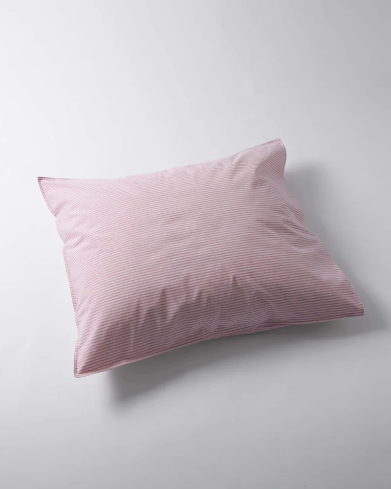 Gestreifter Kissenbezug aus Bio-Baumwolle (80 x 80 cm) • Pink-Ecru