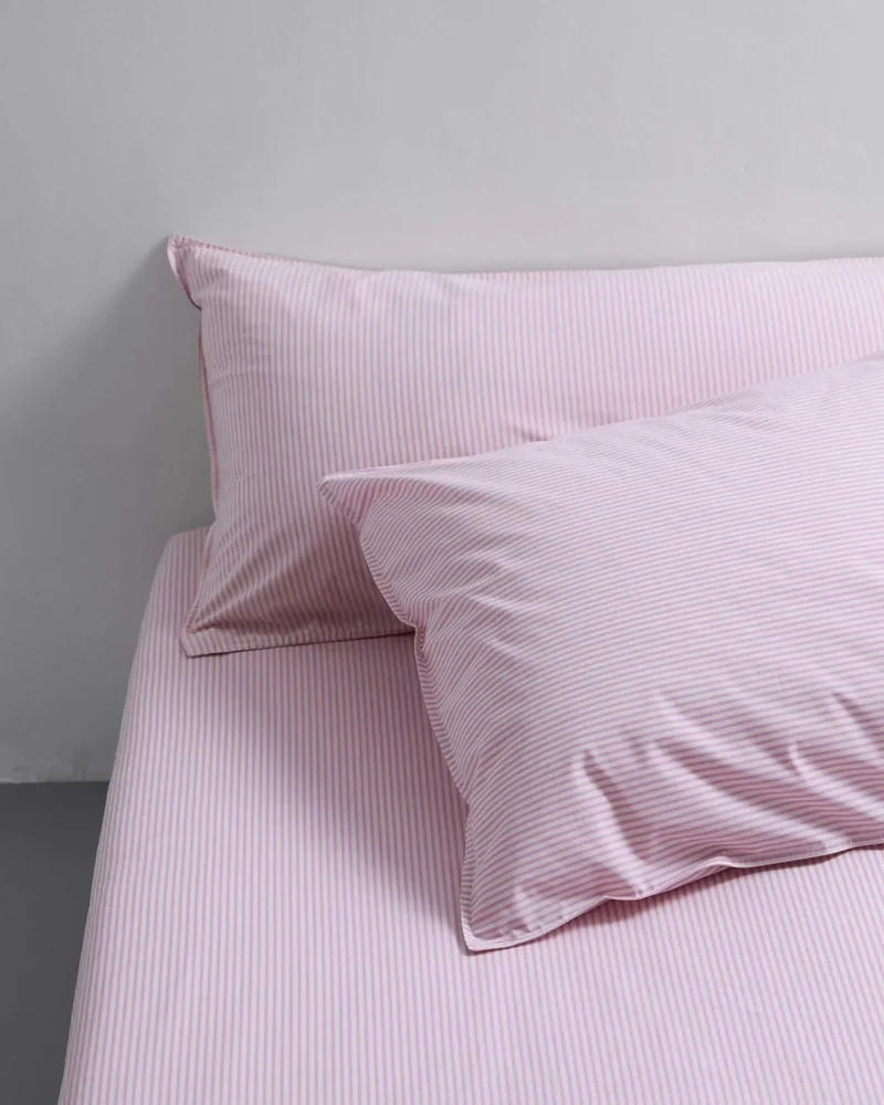 Gestreifter Kissenbezug aus Bio-Baumwolle (80 x 80 cm) • Pink-Ecru
