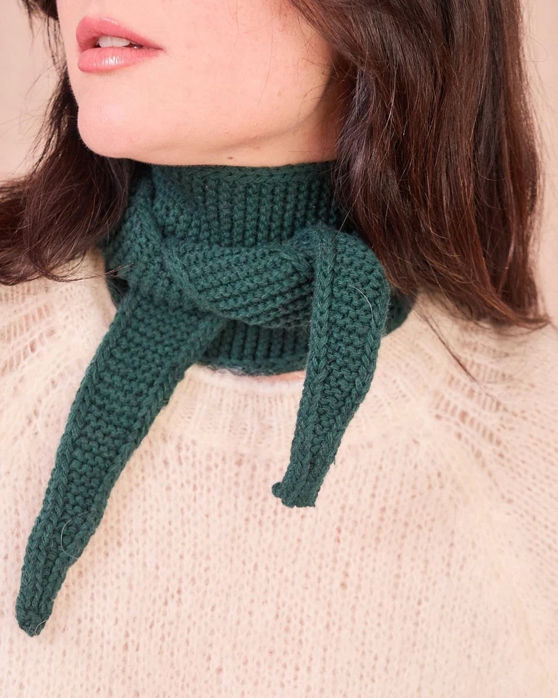 Kleiner Strickschal Dunkelgrün