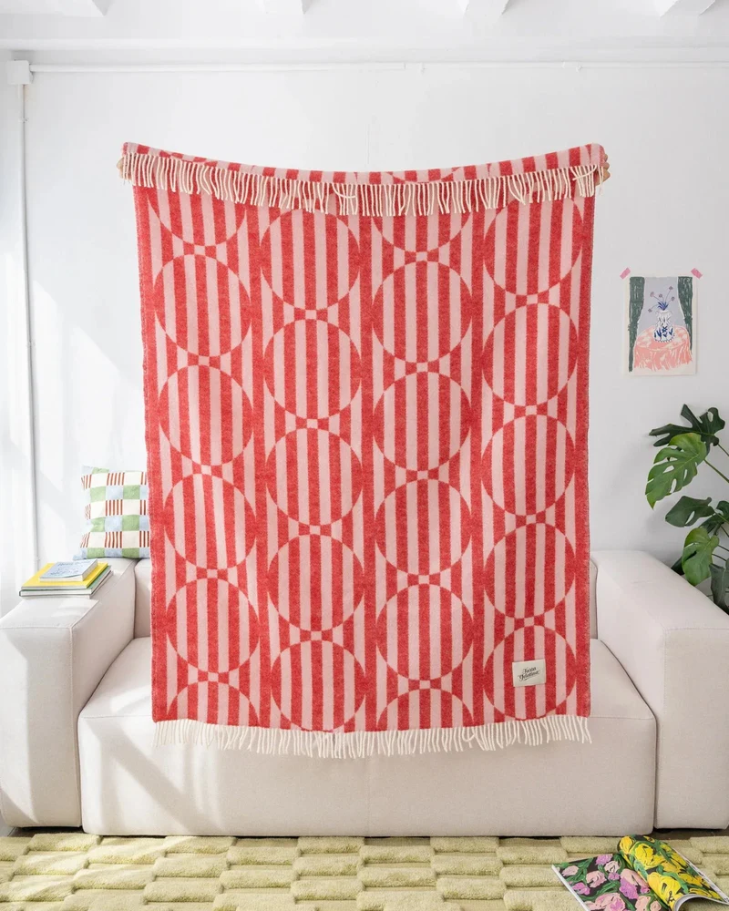 NOLITA Sofadecke aus Wolle • Red