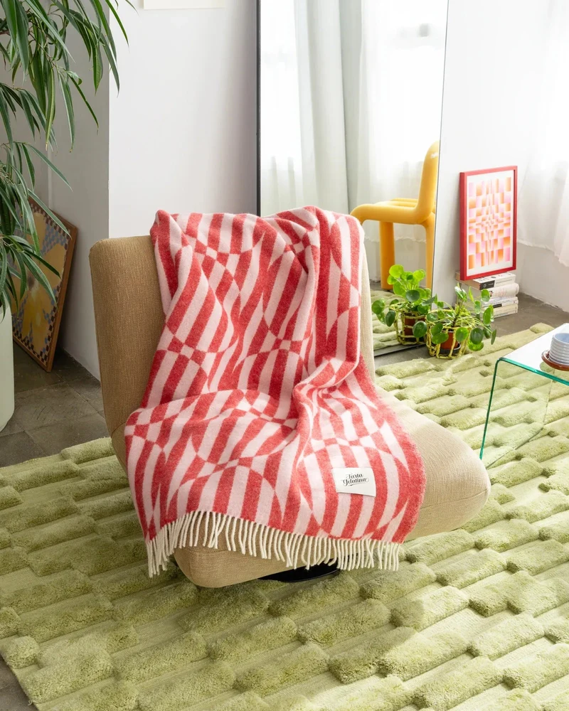 NOLITA Sofadecke aus Wolle • Red