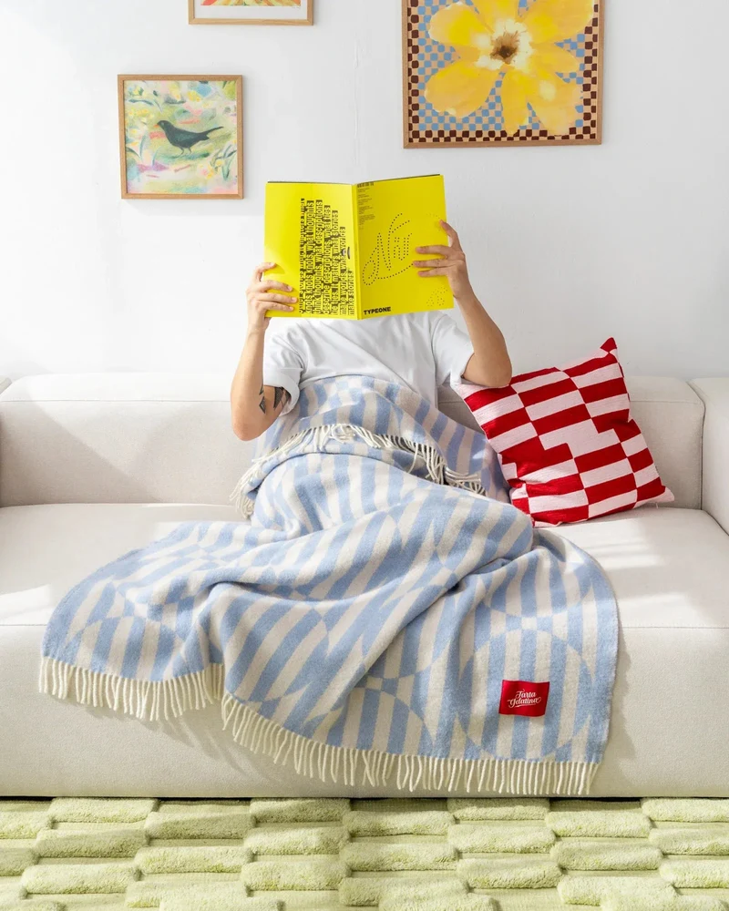 NOLITA Sofadecke aus Wolle • Light Blue
