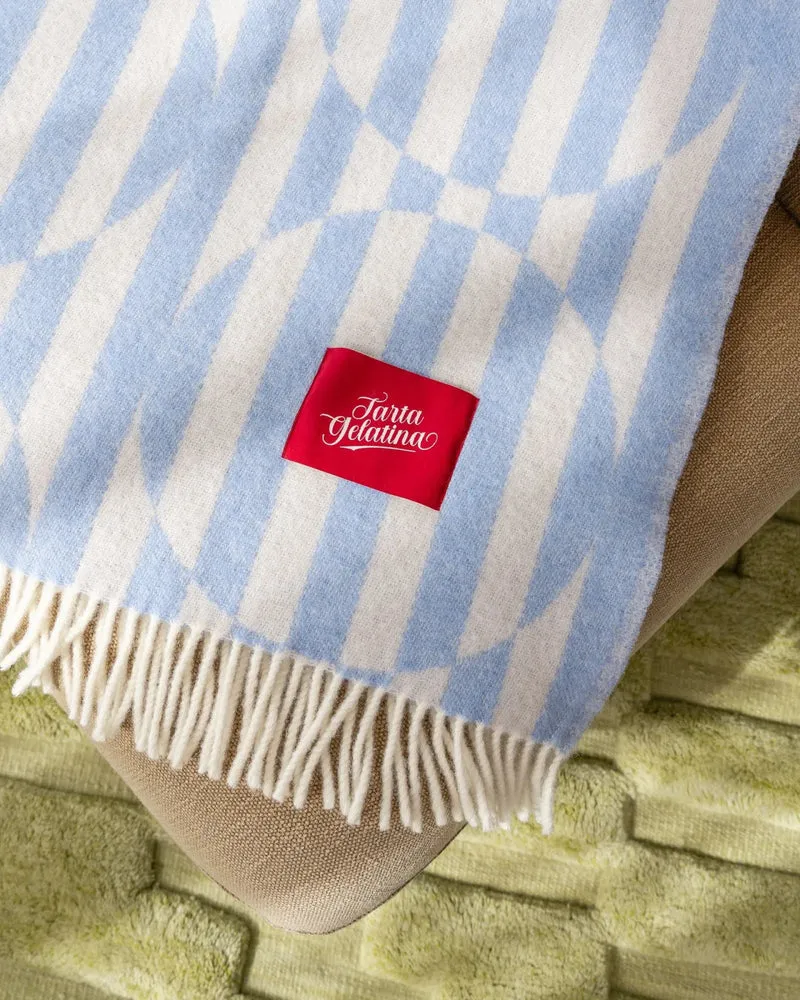 NOLITA Sofadecke aus Wolle • Light Blue