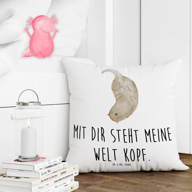 40x40 Kissen Otter Kopfüber