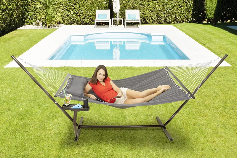 Hängematte mit Gestell und Tisch - Hängematte Outdoor für den Garten, Pool & Balkon - Großzügige Hängematten 2 Personen - Doppelhängematte mit Ständer und Beistelltisch - 200 kg Belastbarkeit