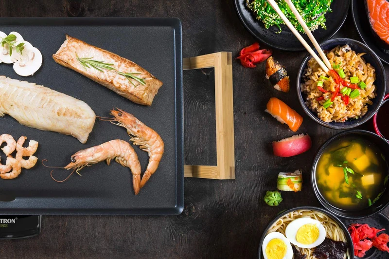 Teppanyaki Grillplatte in Asien Design, mit Bambusgriffen