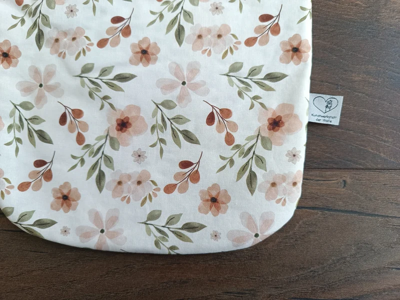 Wärmflasche 2 Liter Blumen in weiß