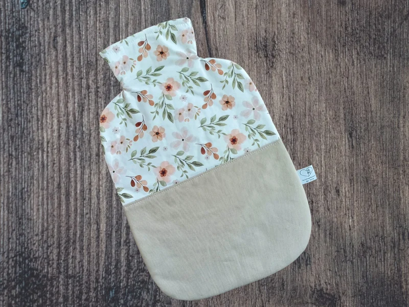 Wärmflasche 2 Liter Blumen in weiß und beige