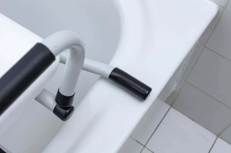 Badewannensitz drehbar Atlantis IV 360° mit Armlehnen stabil sicher