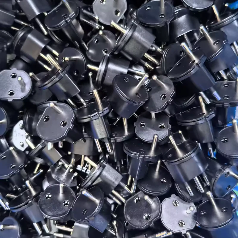 100 x FIGREX Fixadapter CH Typ12 / Schuko / Eurostecker - 3-polige Variante / 10 A / 250 VAC - Ab Fr. 2.- pro Stk. - NEU & OVP / CE - zertifiziert