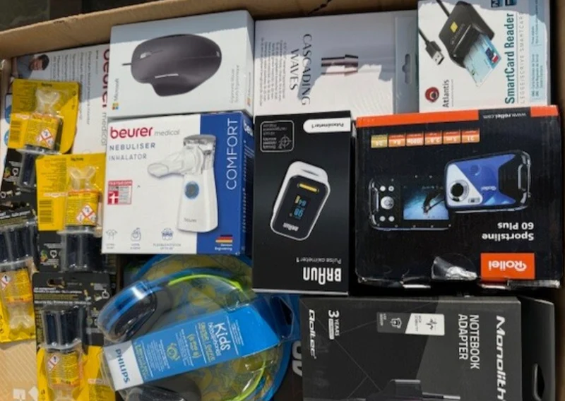 Multimedia Boxen - Neuware - 50 Artikel pro Box! - Restposten