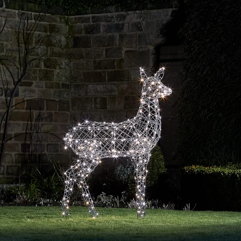 130 cm Harlow LED Rattan Rentier Figur Deer Timer Indoor und Outdoor Weihnachtsfigur Rentier Weihnachtsbeleuchtung Outdoor und Indoor Reindeer Outdoor Weihnachtsdekoration Outdoor