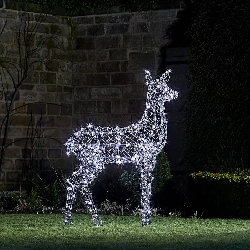 130 cm Harlow LED Rattan Rentier Figur Deer Timer Indoor und Outdoor Weihnachtsfigur Rentier Weihnachtsbeleuchtung Outdoor und Indoor Reindeer Outdoor Weihnachtsdekoration Outdoor
